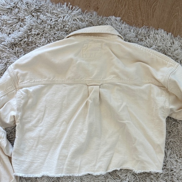 American Eagle Outfitters Cropped Light Beige Button-Up Shirt - Picture 6 of 6